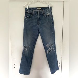 Abercrombie Mid Rise Boyfriend Jeans Size 28/6